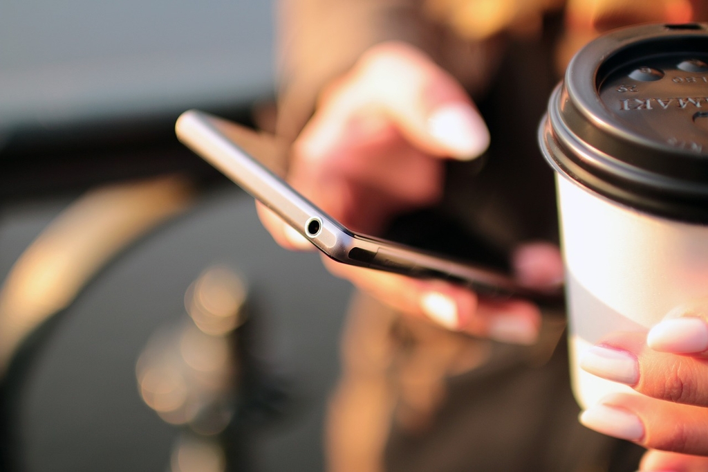 What is the importance of having a mobile-friendly website for SEO?