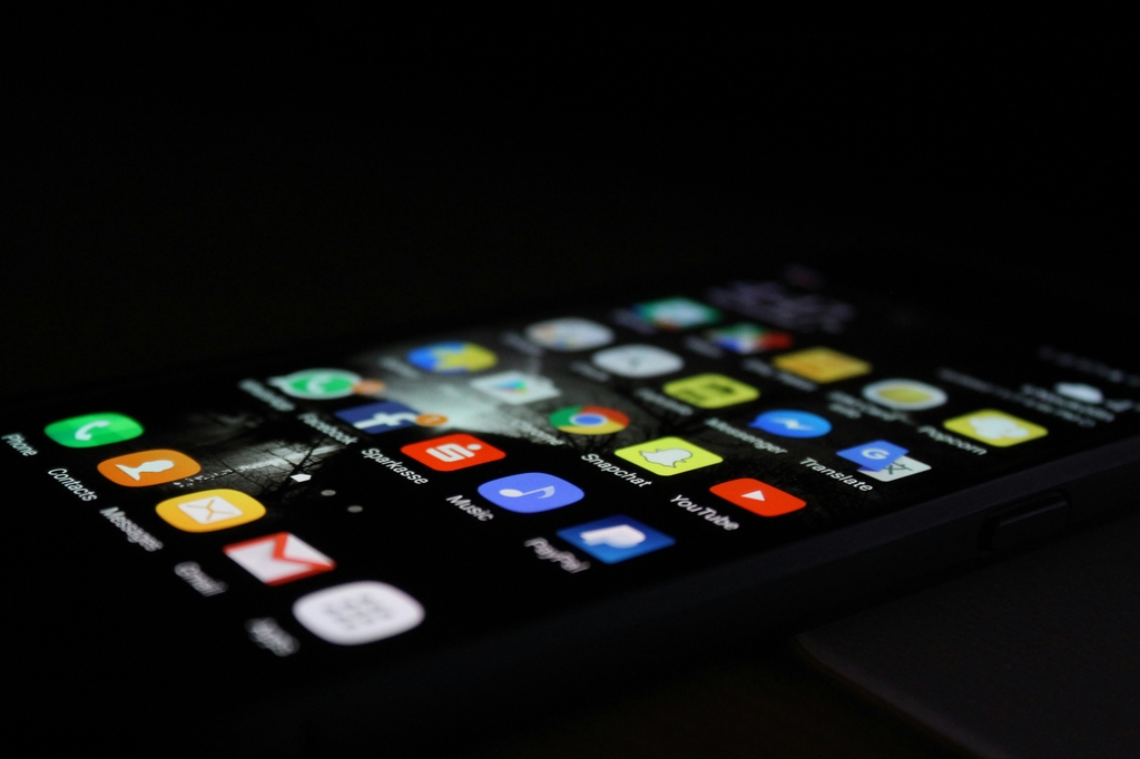 What steps are involved in ensuring a site is responsive?