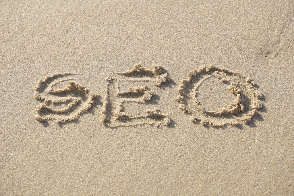 How does targeting long-tail keywords benefit SEO?